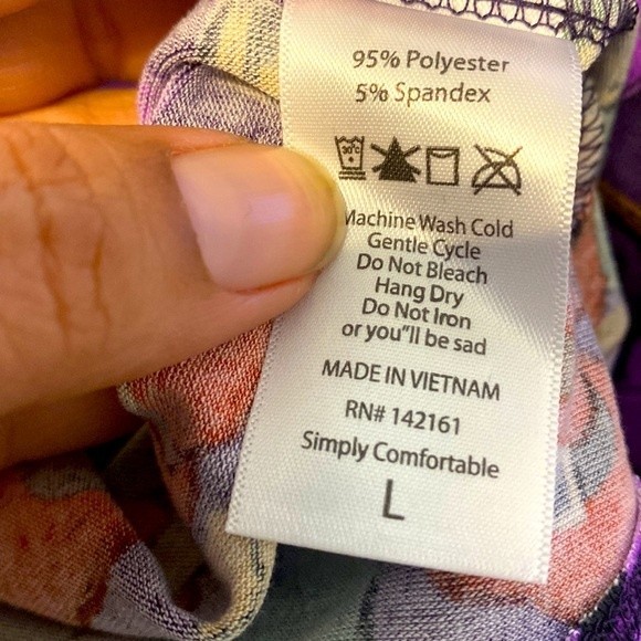 Unisex Lularoe Randy Shirt Gray w/ Witches Hats & Brooms Graphic L New NWT - Picture 4 of 7